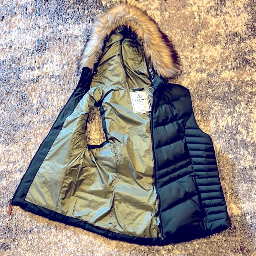 COPY - Alpine Design (100% polyester lining) 75% Down 25% Feather, green vest. …